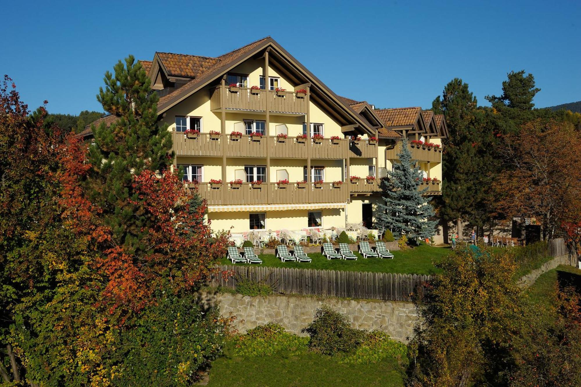 Hotel Dolomitenblick Collalbo Eksteriør billede