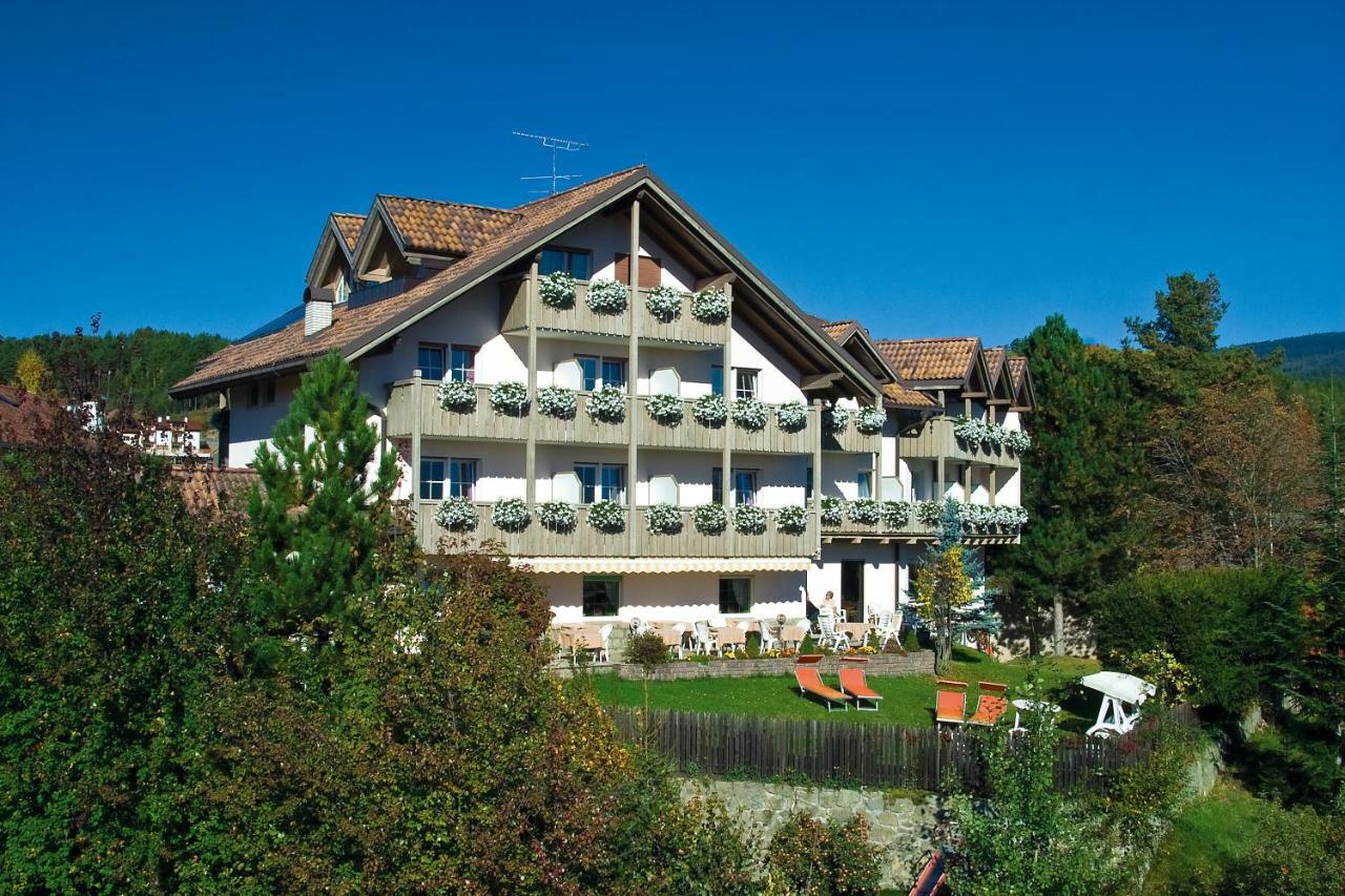 Hotel Dolomitenblick Collalbo Eksteriør billede